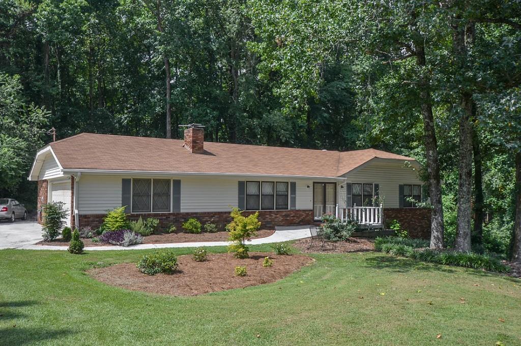 2183 Meadow Dr., Snellville, GA 30078