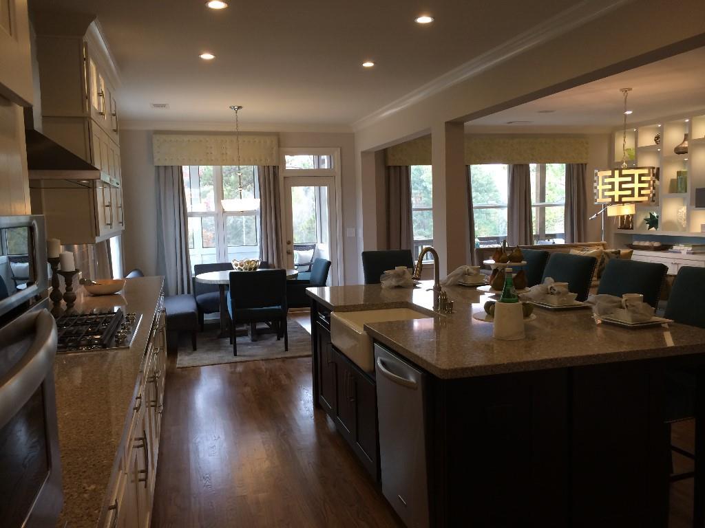 105 Marlow Dr., Woodstock, GA 30188
