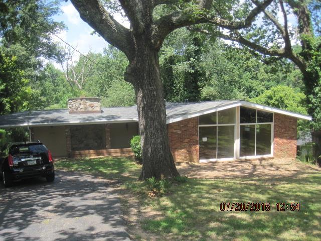 6420 N Hampton Dr., Atlanta, GA 30328