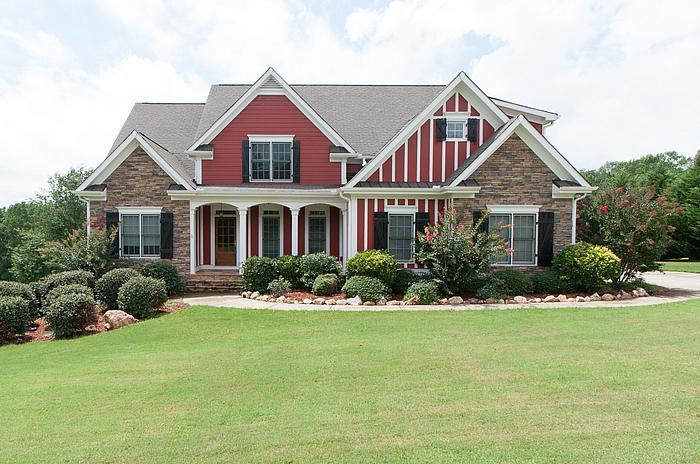 102 Stonewood Tr., Ball Ground, GA 30107