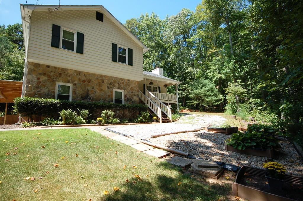 411 White Oak St., Dallas, GA 30157