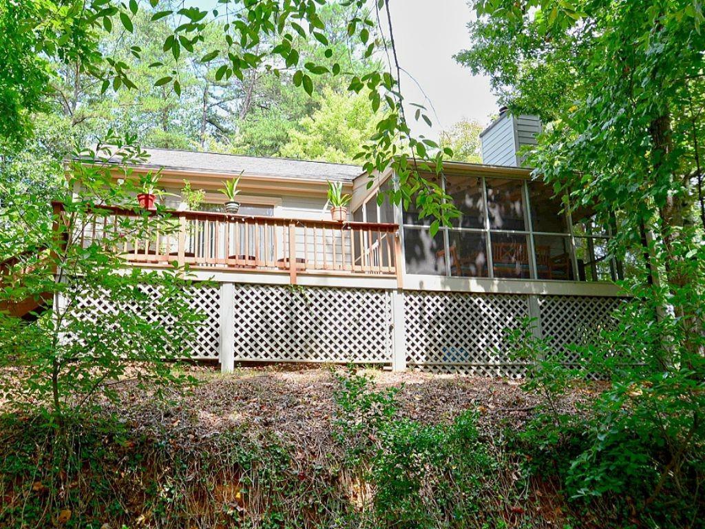 184 Narrows Dr., Waleska, GA 30183