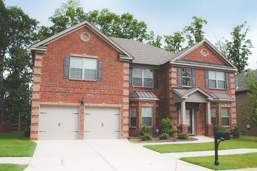7973 Heathmore Dr., Fairburn, GA 30213