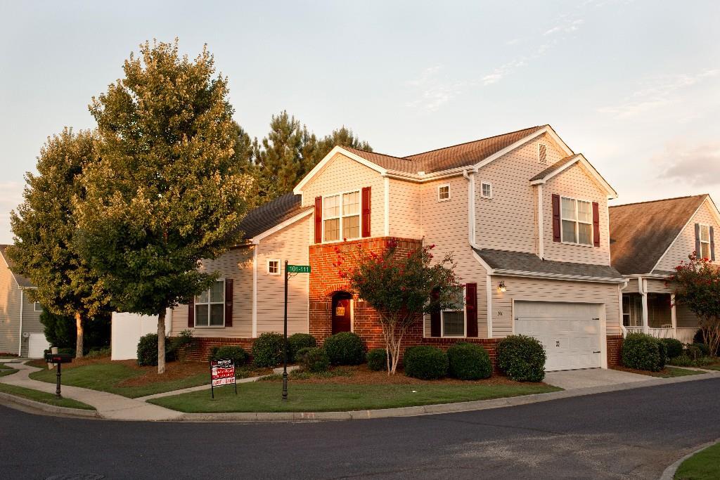 101 Swanee Ln., Woodstock, GA 30188