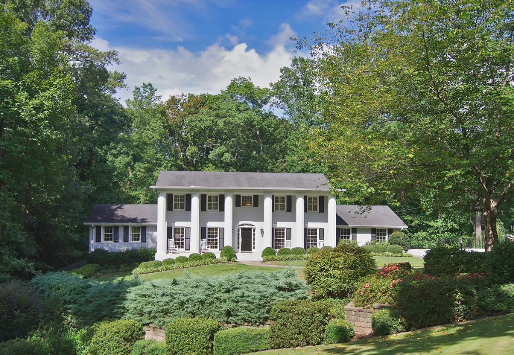 5560 Lake Island Dr., Sandy Springs, GA 30327