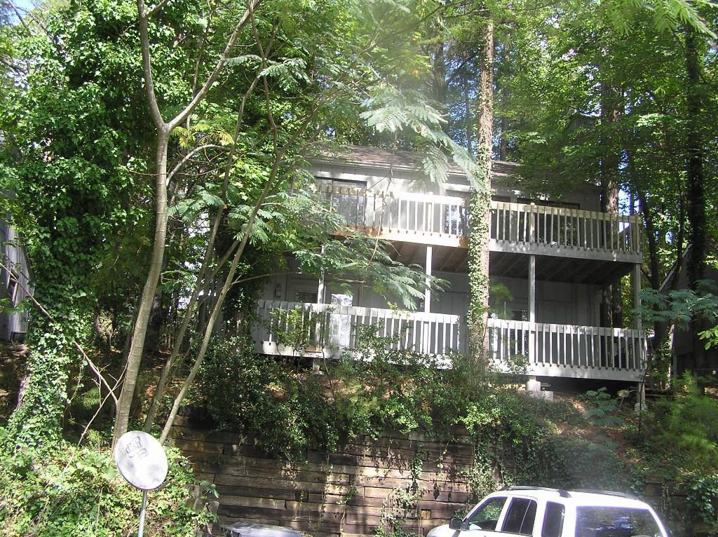 220 Narrows Dr., Waleska, GA 30183