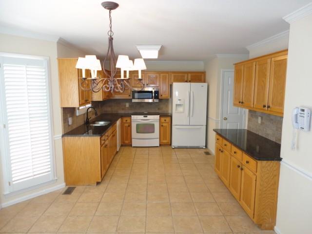 2942 Bridgeview Dr., Gainesville, GA 30507