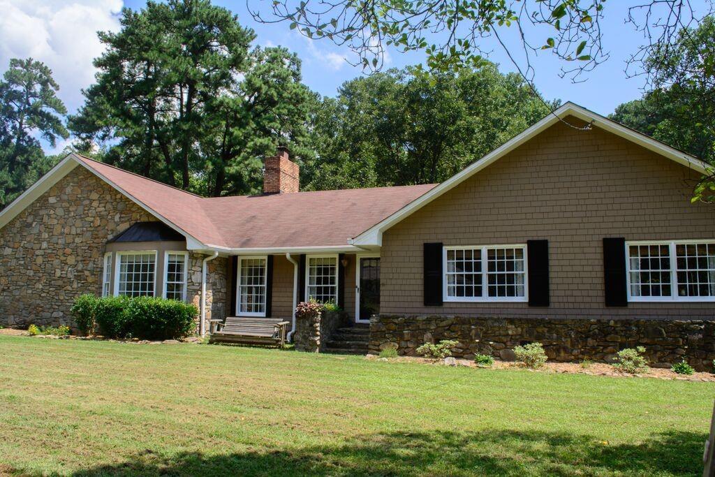 445 Susan Creek Dr., Stone Mountain, GA 30083