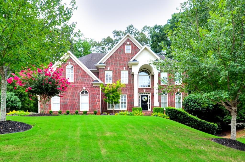 6015 Tangletree Dr., Roswell, GA 30075