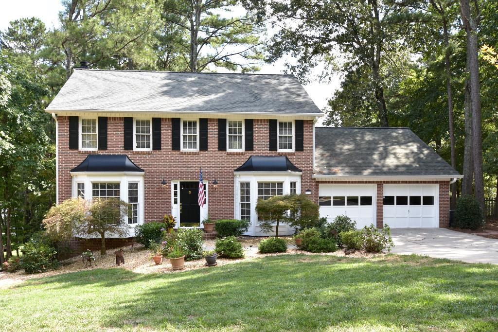 9135 Eves Cir., Roswell, GA 30076