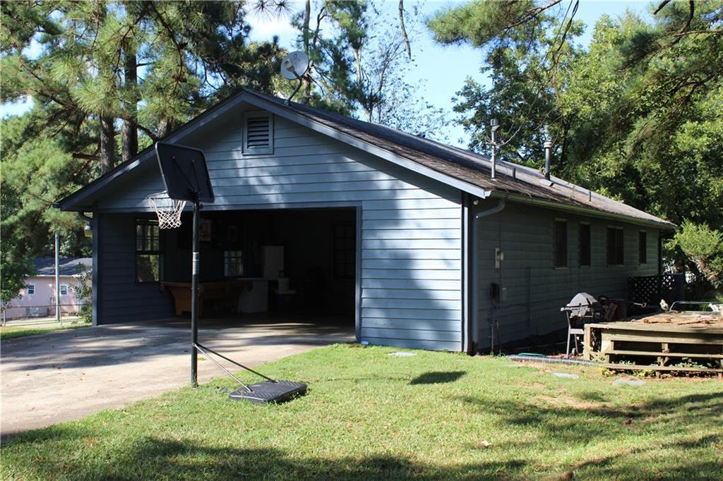 1698 Rogers Cir., Gainesville, GA 30507