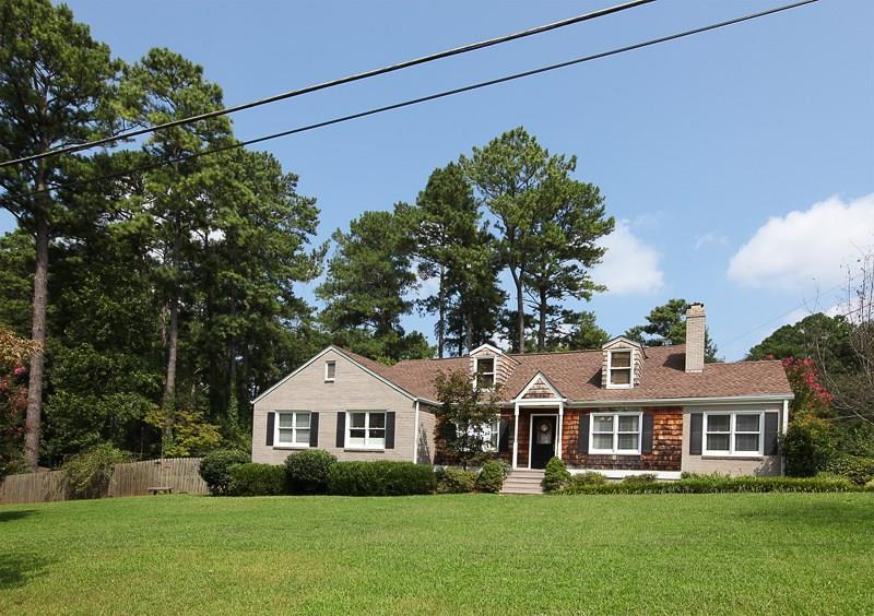 1526 Springbrook Dr., Decatur, GA 30033