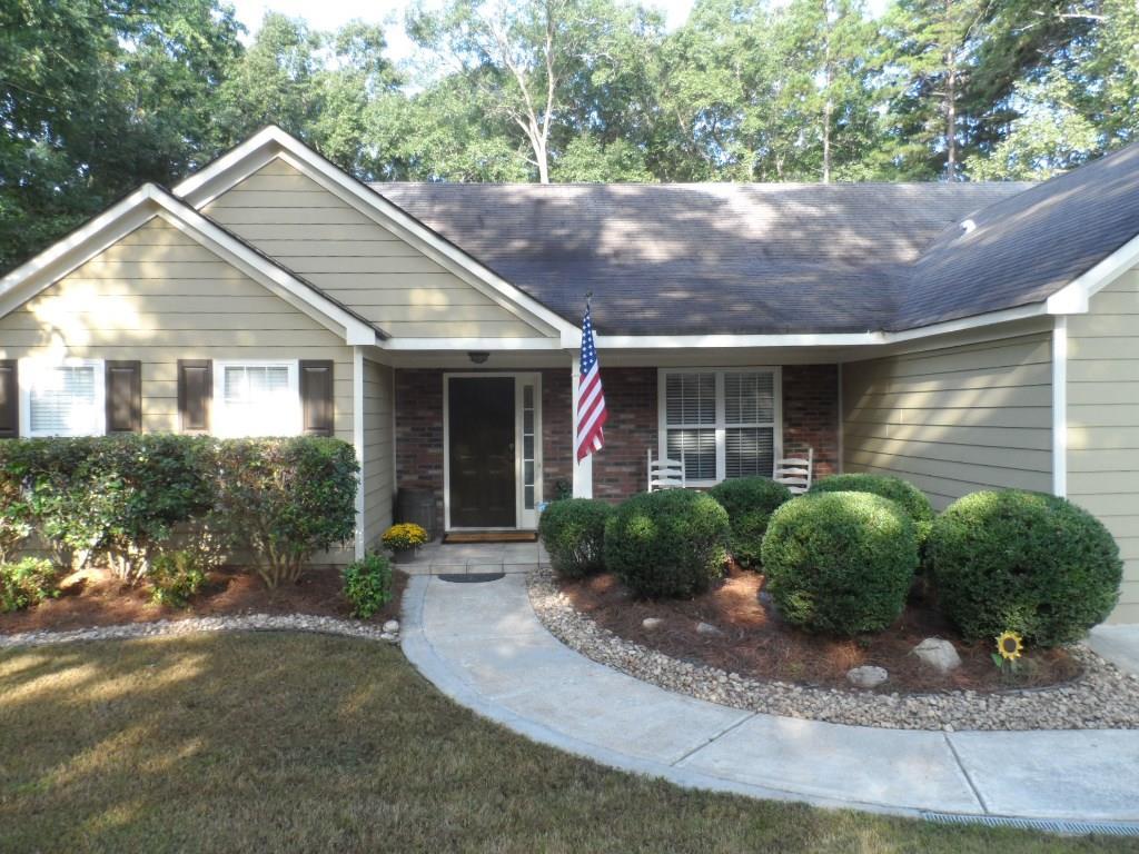 213 Oak Hollow Court, White, GA 30184