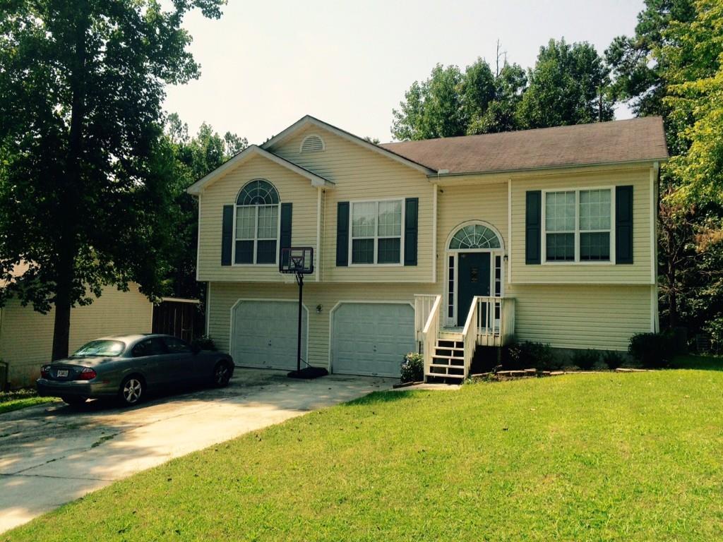 3825 Stoney Creek Dr., Flowery Branch, GA 30542