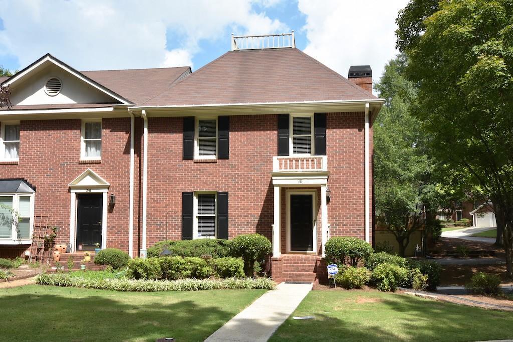 38 Huntington Place Dr., Sandy Springs, GA 30350