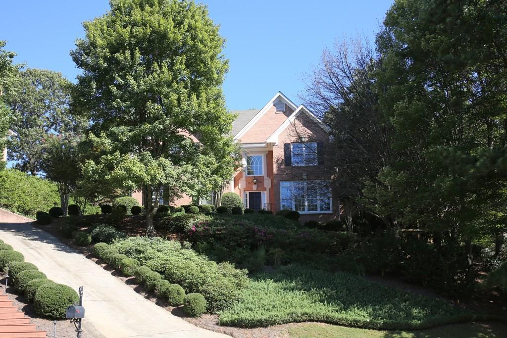 200 Sheridan Point Ln., Sandy Springs, GA 30342
