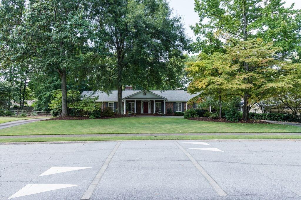 3354 Stratfield Dr., Atlanta, GA 30319