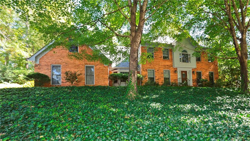 345 Saddlebrook Dr., Roswell, GA 30075