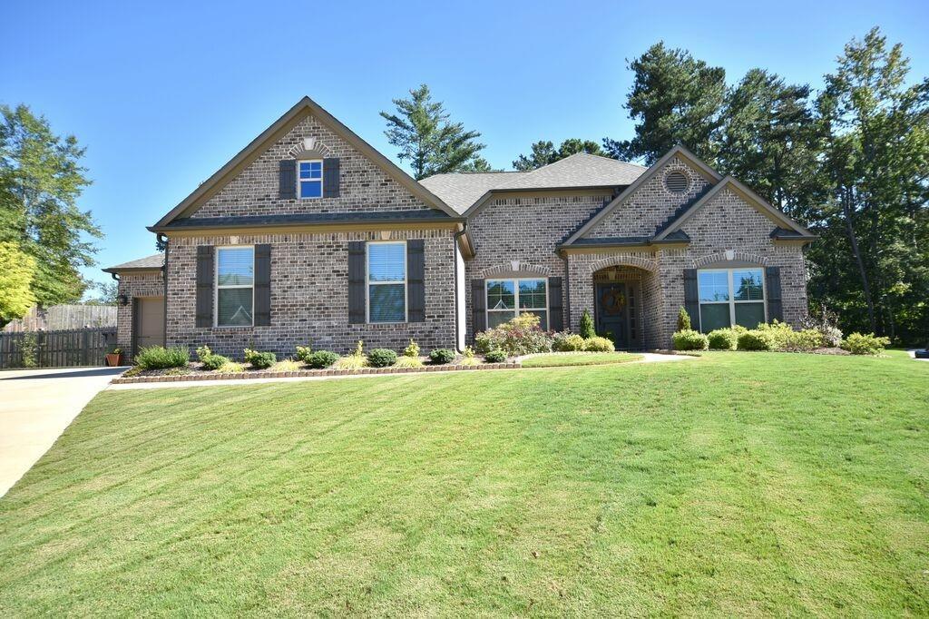 307 Forest Bluff Ln., Sugar Hill, GA 30518