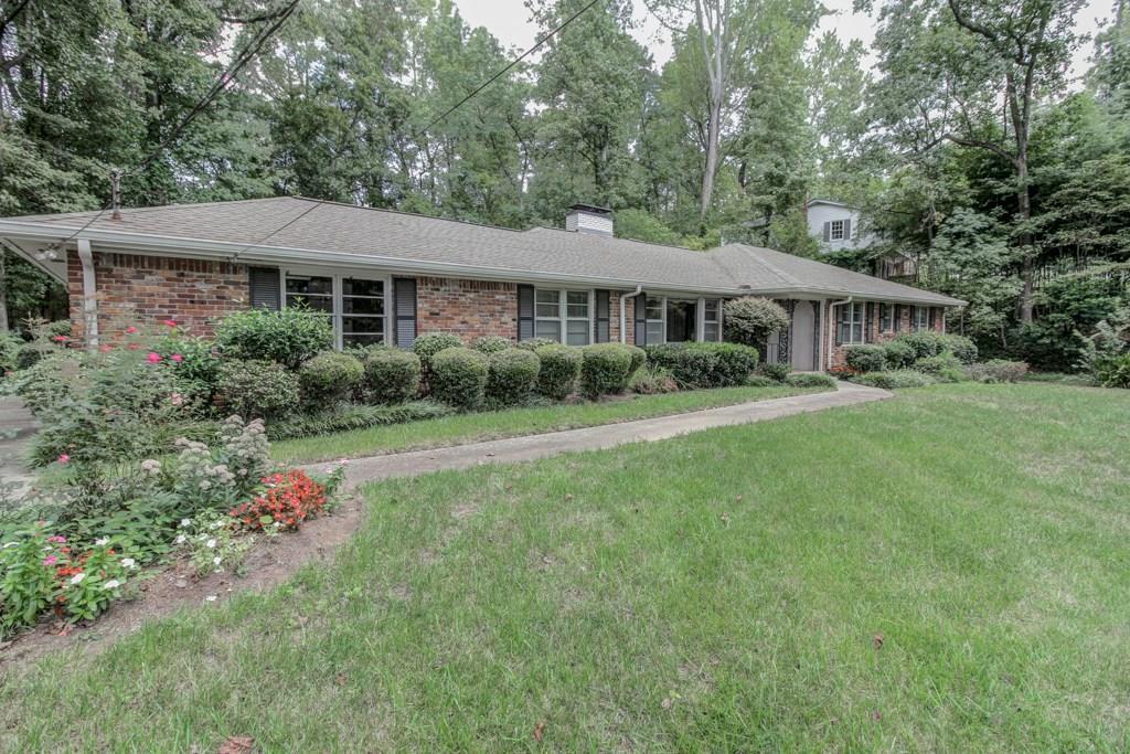 6658 Brandon Mill Rd., Atlanta, GA 30328