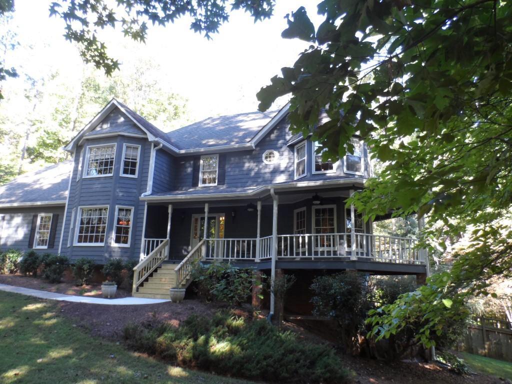 218 Nacoochee Dr., Woodstock, GA 30188