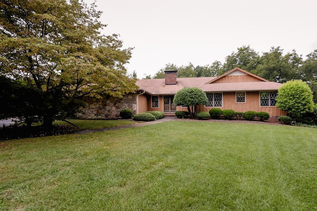 180 Saddle Creek Dr., Roswell, GA 30076