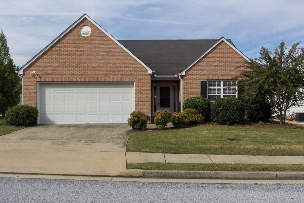 748 Jacoby Dr., Loganville, GA 30052