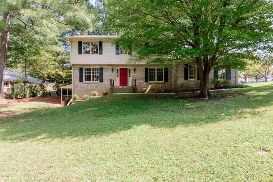 1369 Country Squire Dr., Decatur, GA 30033