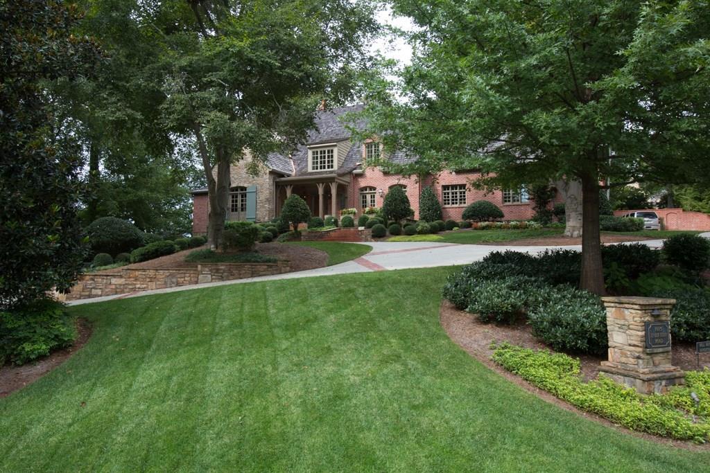 1015 Heards Ferry Rd., Atlanta, GA 30328