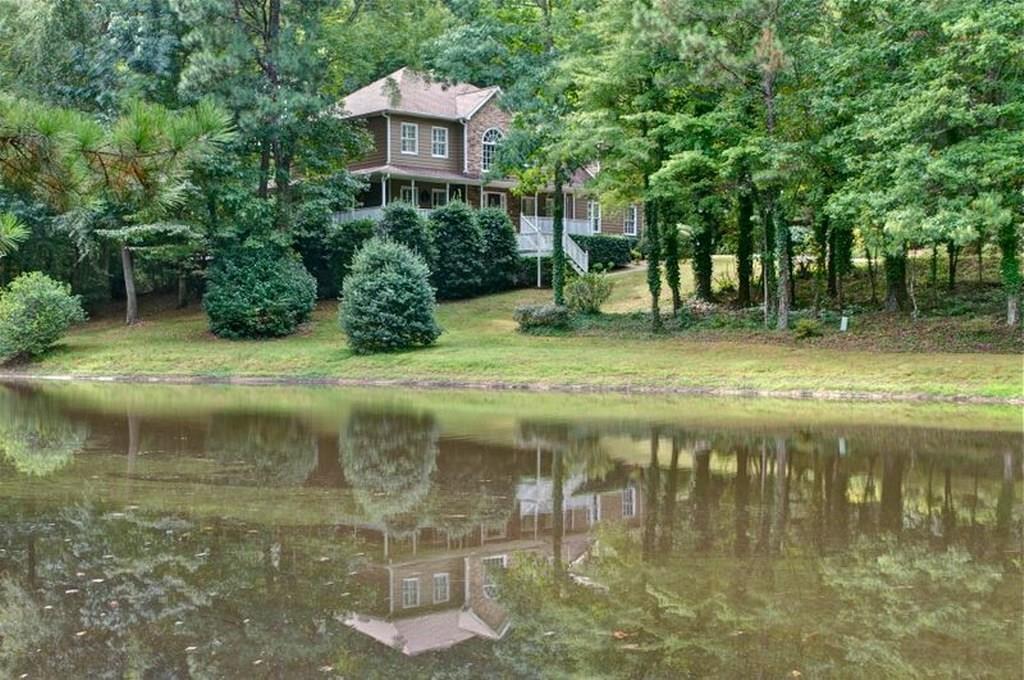 4821 Thornhill Dr., Acworth, GA 30101