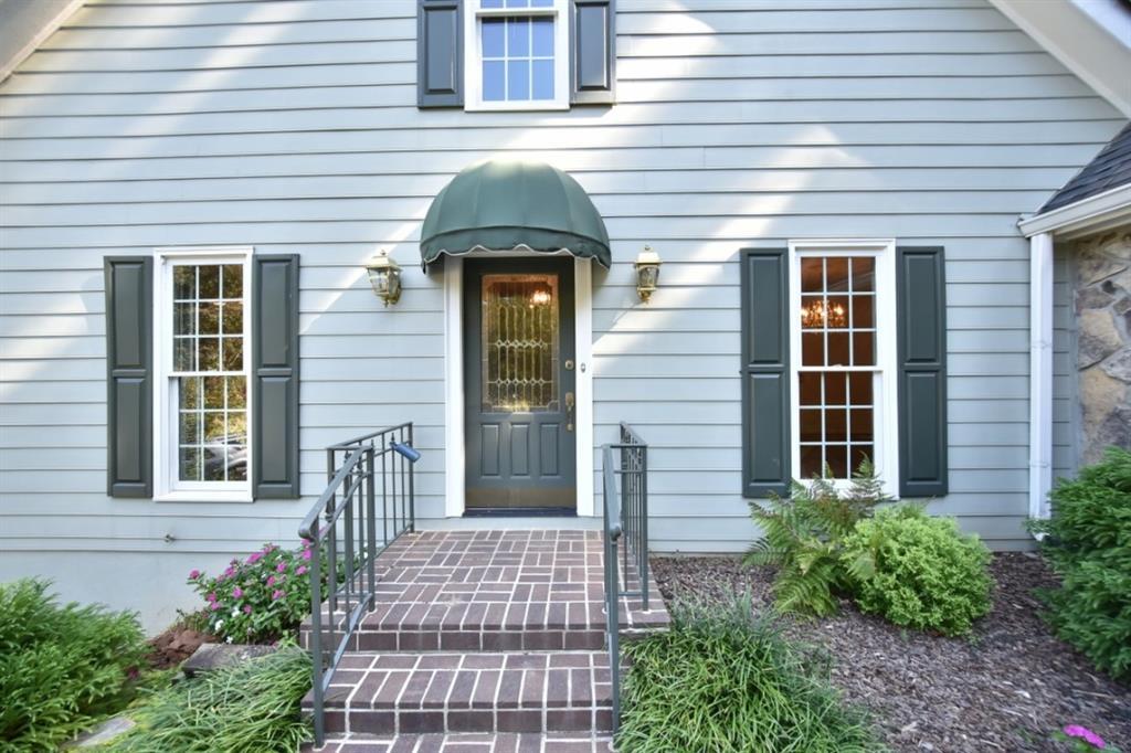 405 Lofty Ln., Roswell, GA 30076