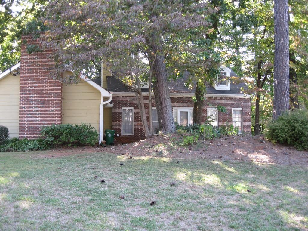 2624 Leeshire Ct., Tucker, GA 30084