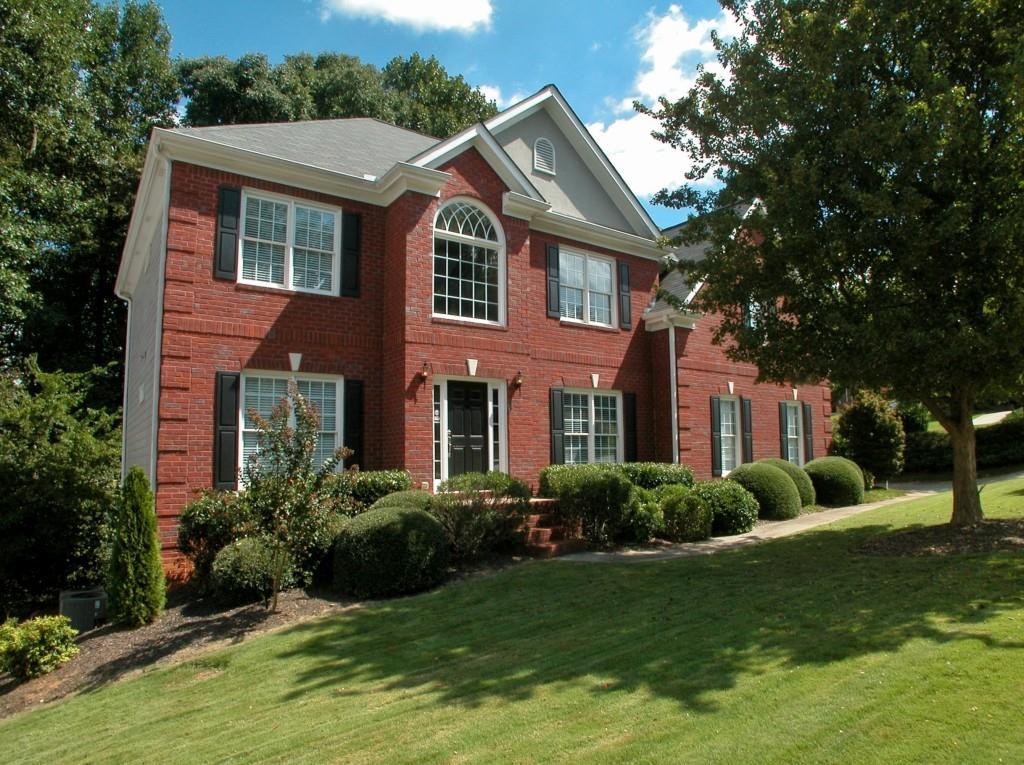 4035 Riverglen Cir., Suwanee, GA 30024