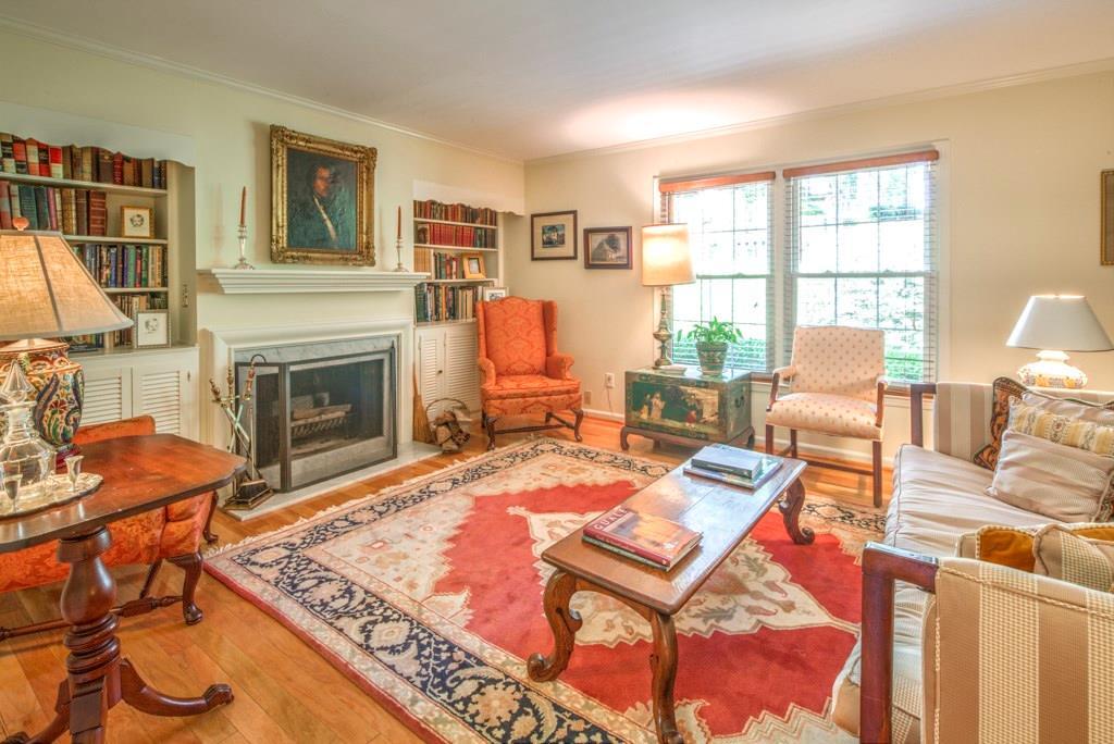 153 Maribeau Sq., Atlanta, GA 30327