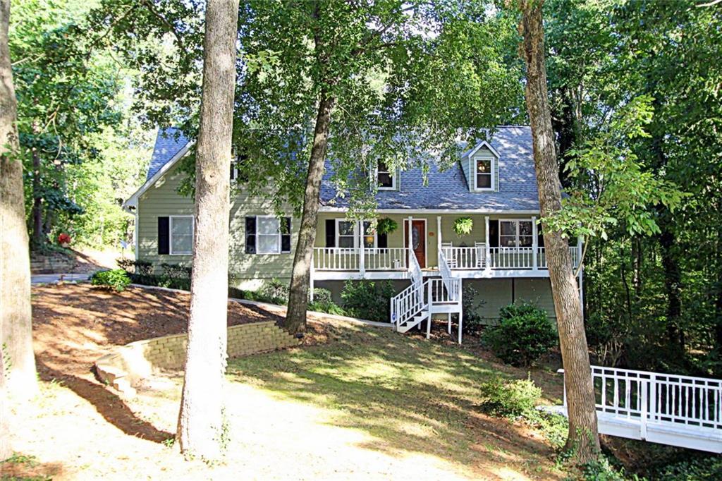 1725 Whispering Cir., Cumming, GA 30040