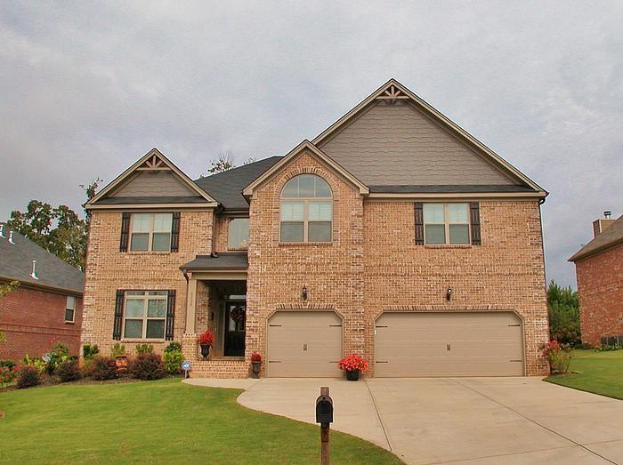 6228 Brookridge Dr., Flowery Branch, GA 30542