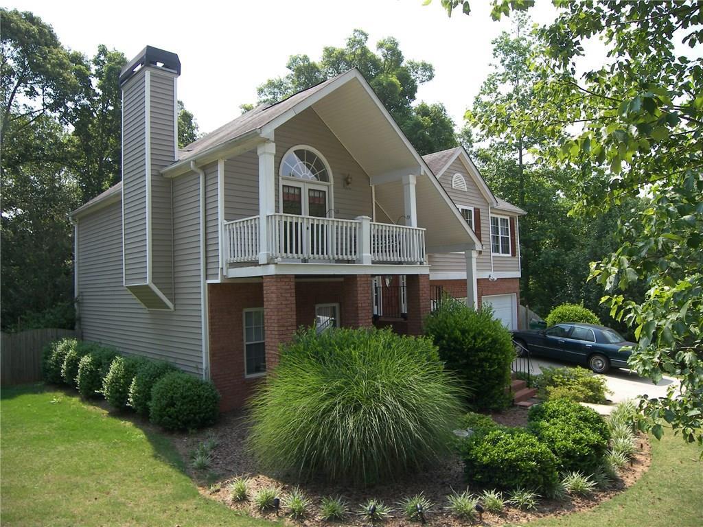 513 Rising Dr., Woodstock, GA 30189