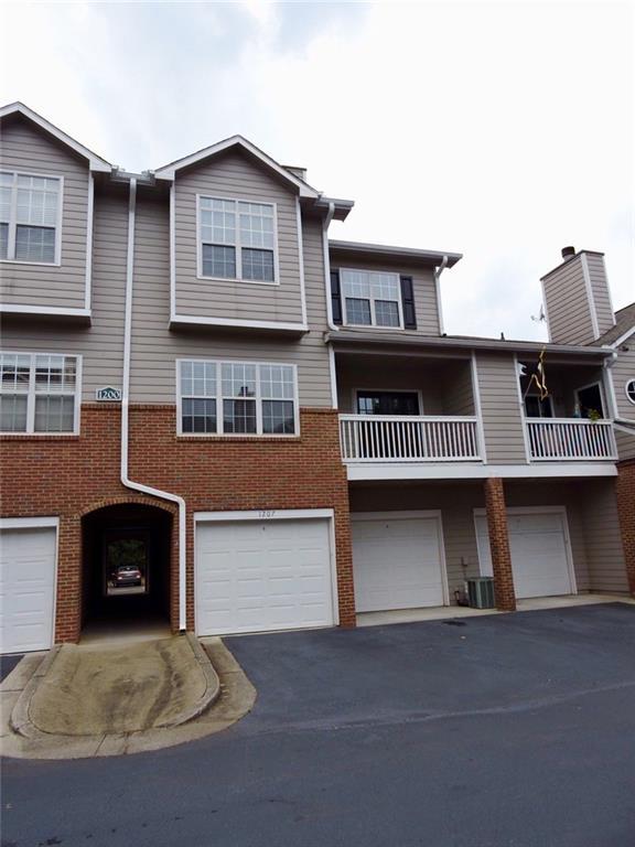 1207 Vinings Forest Ln., Smyrna, GA 30080