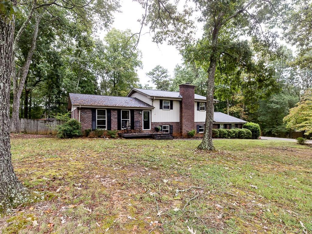 28 Pine Ridge Dr., Cartersville, GA 30120