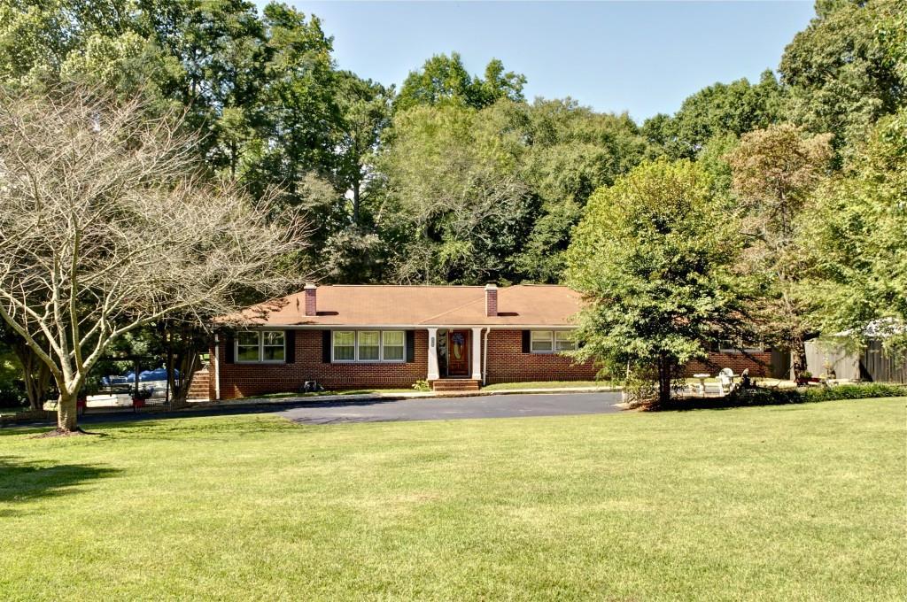 2276 Warren Dr., Austell, GA 30106