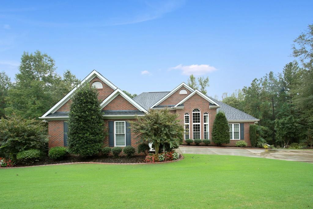 135 Rockglen Ct., Fayetteville, GA 30215