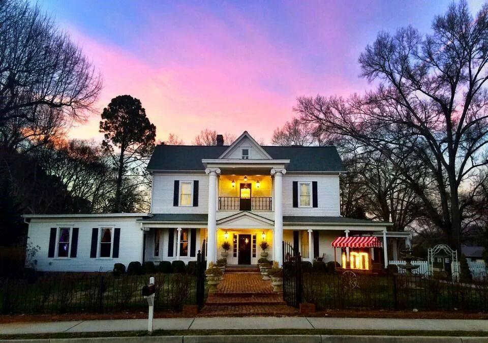 108 King St., Adairsville, GA 30103