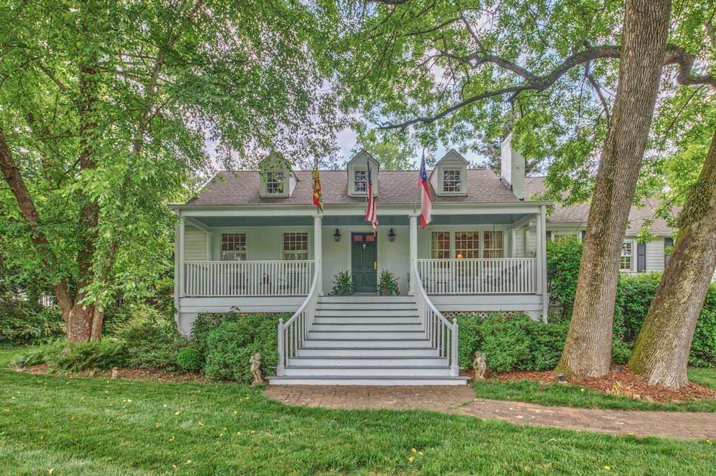 435 Woodward Way, Atlanta, GA 30305