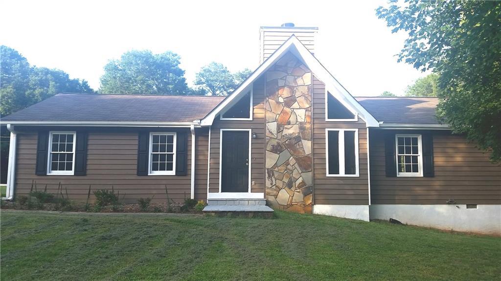 2166 Pinella Dr., Grayson, GA 30017
