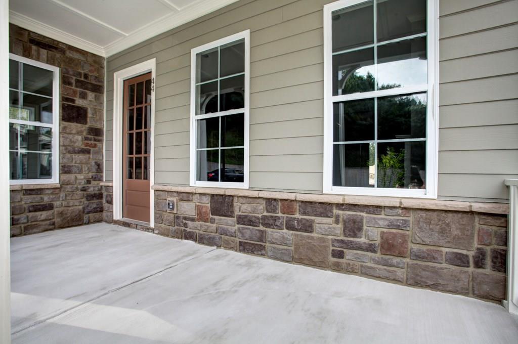 944 Westmoreland Cir., Atlanta, GA 30318