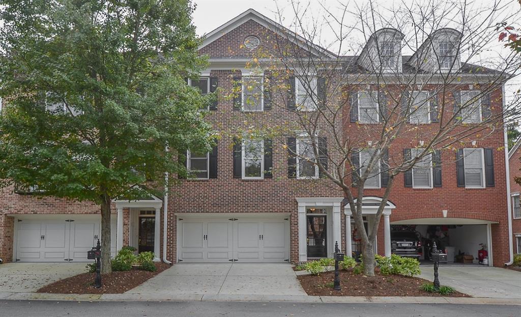 4409 Village Green Dr., Roswell, GA 30075