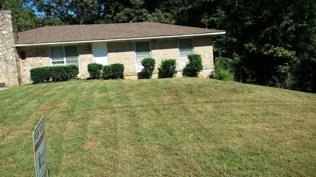 8211 Huntington Dr., Jonesboro, GA 30238