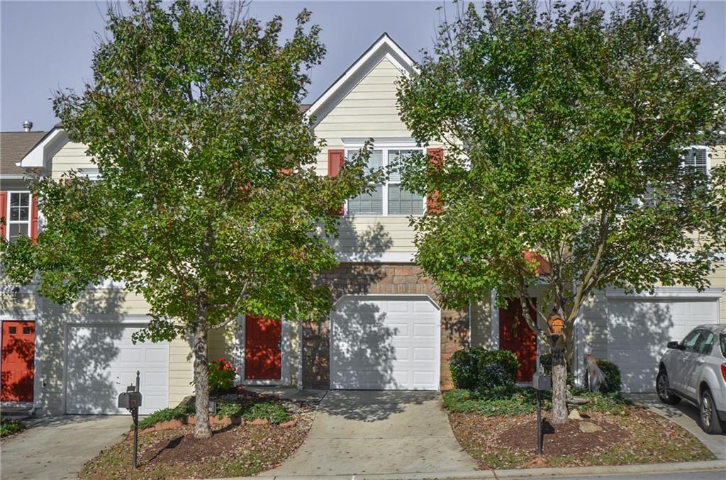 6630 Splashwater Dr., Flowery Branch, GA 30542