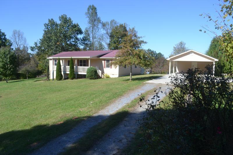 807 Ammons Dr., Waleska, GA 30183