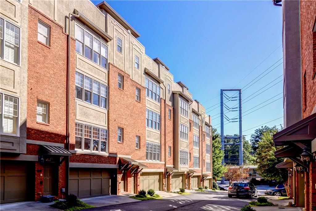 1381 Parkview Ln., Atlanta, GA 30324